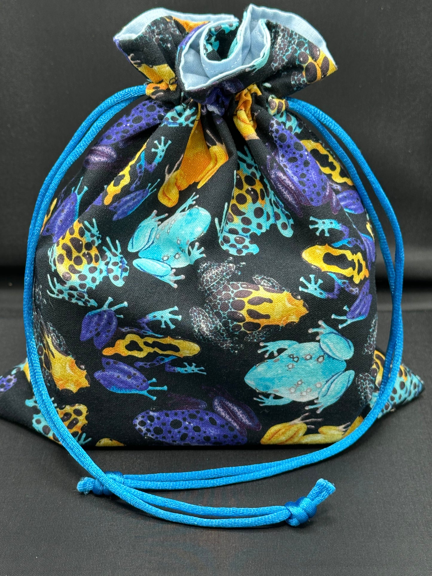 Poison Dart frogs draw string