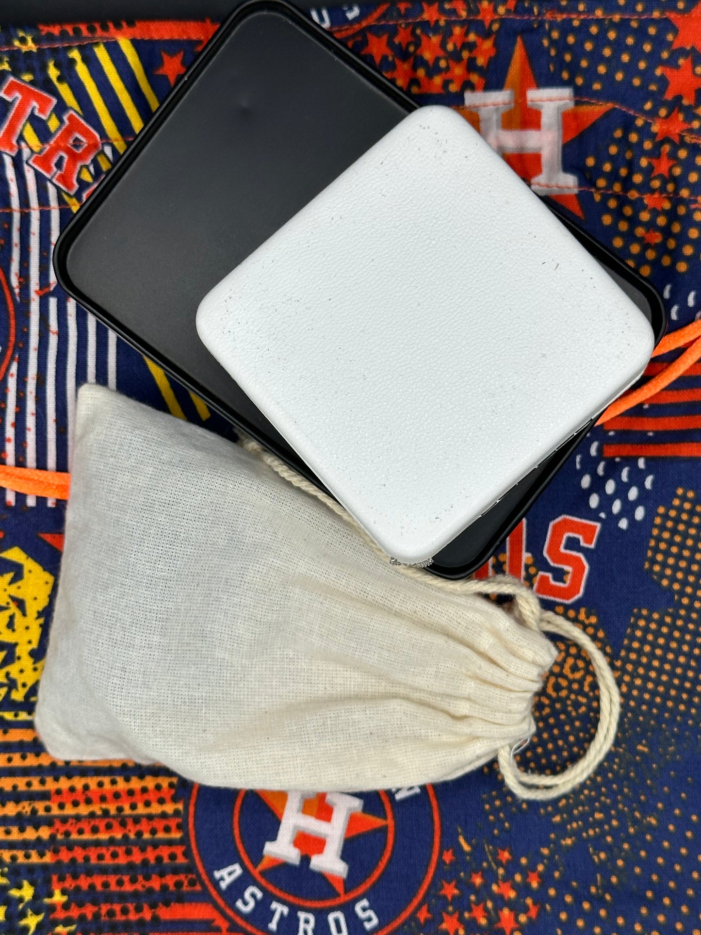 Astros draw string