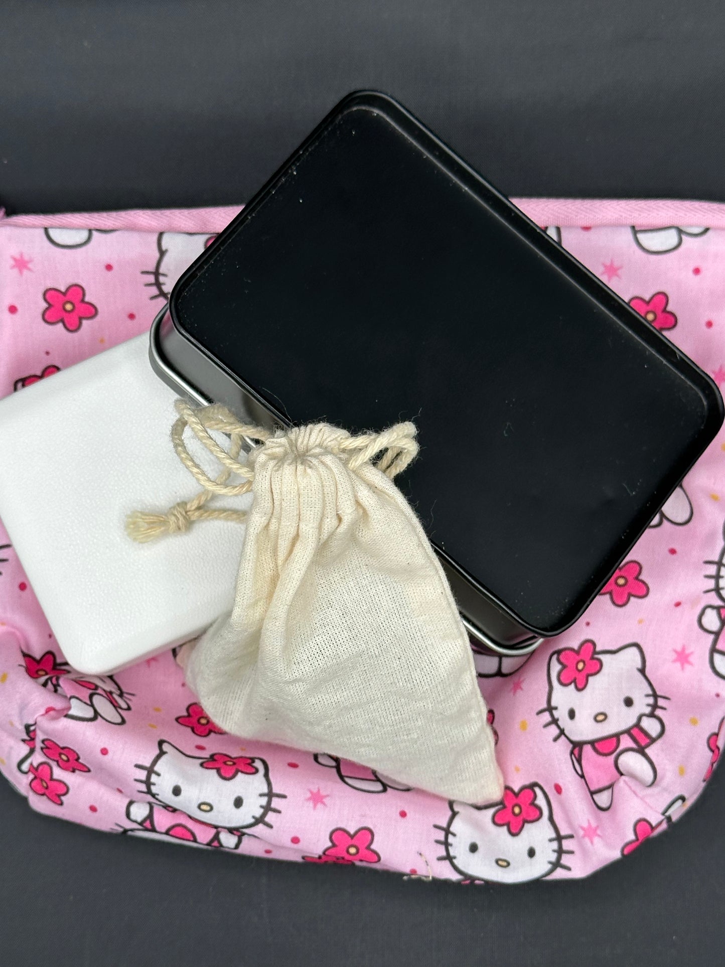 Hello Kitty zipper pouch