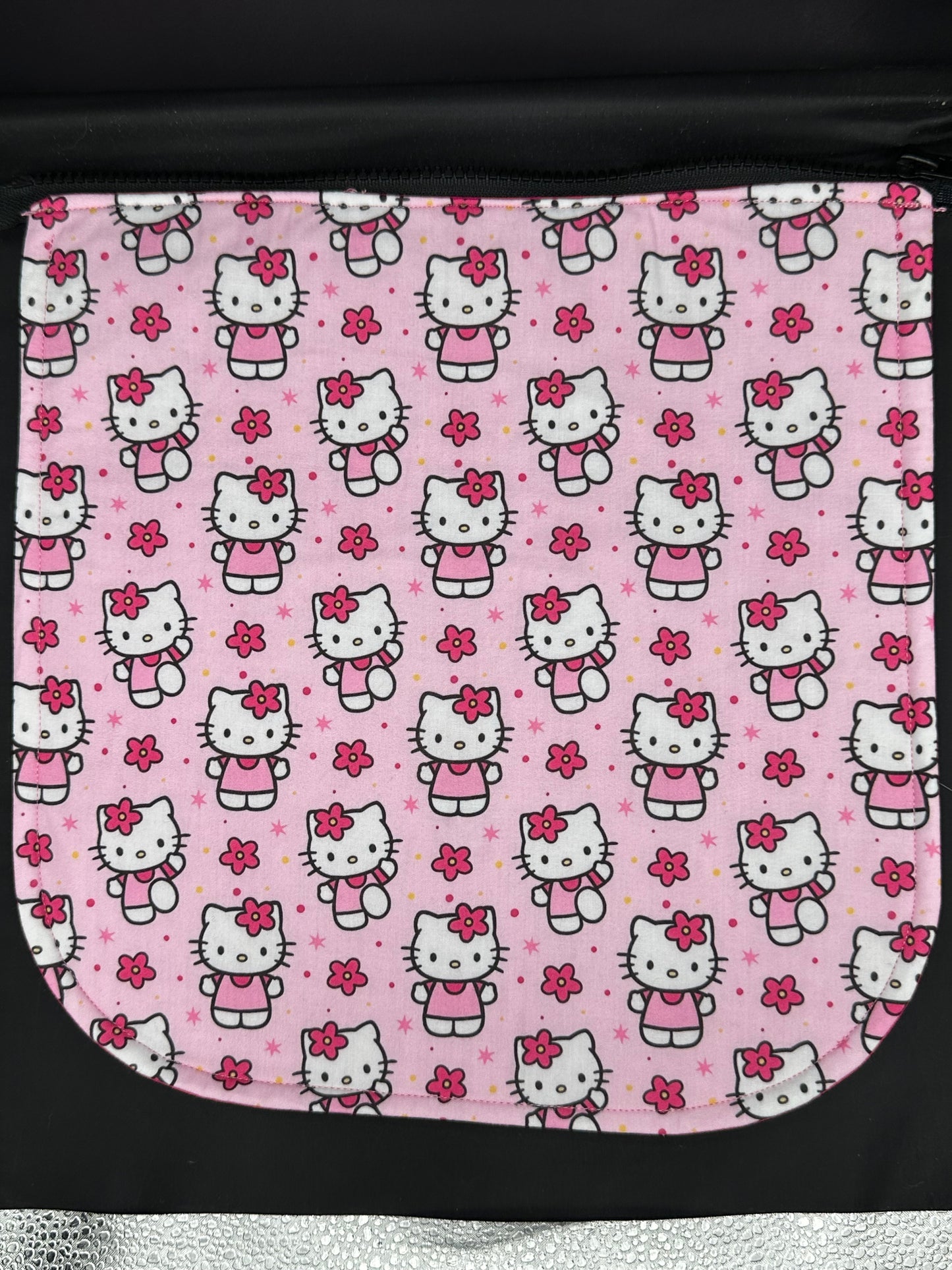 hello kitty 12" purse flap