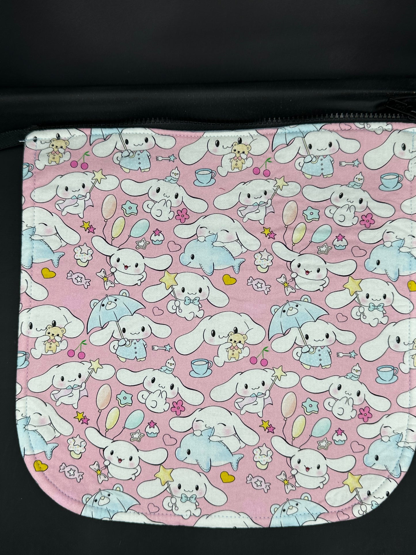 cinnamon roll bunny - hello kitty 12" purse flap