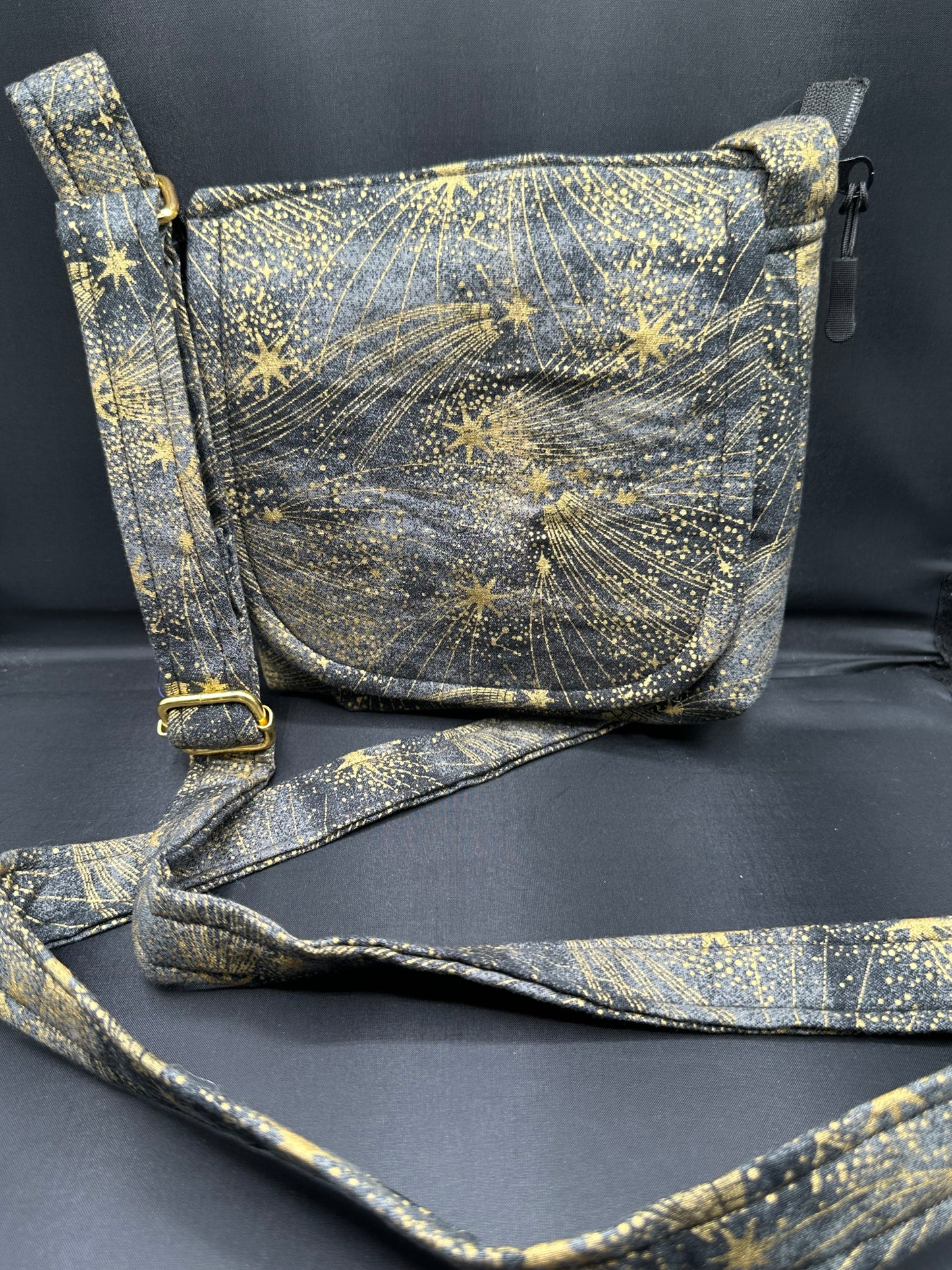 black & gold spec stars 7" purse