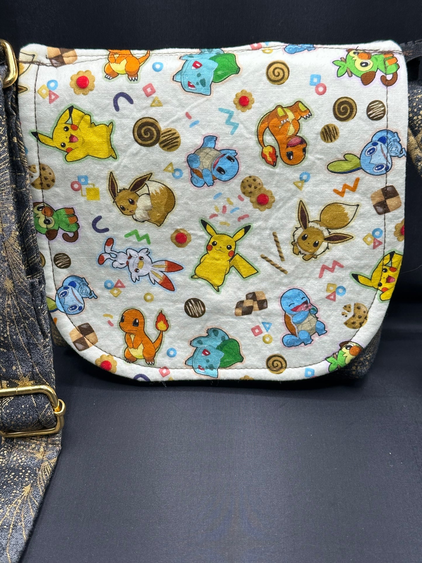 black & gold spec stars 7" purse