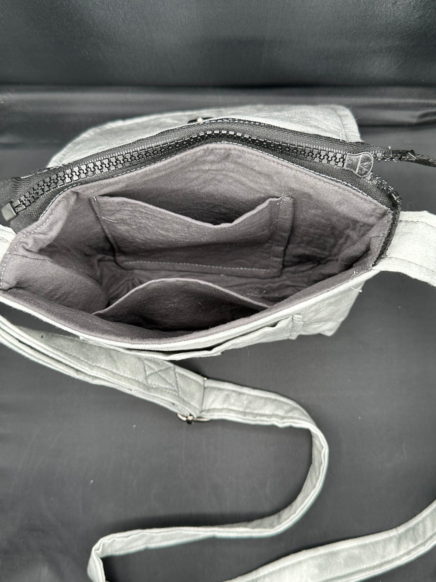 light grey mottled 7" purse