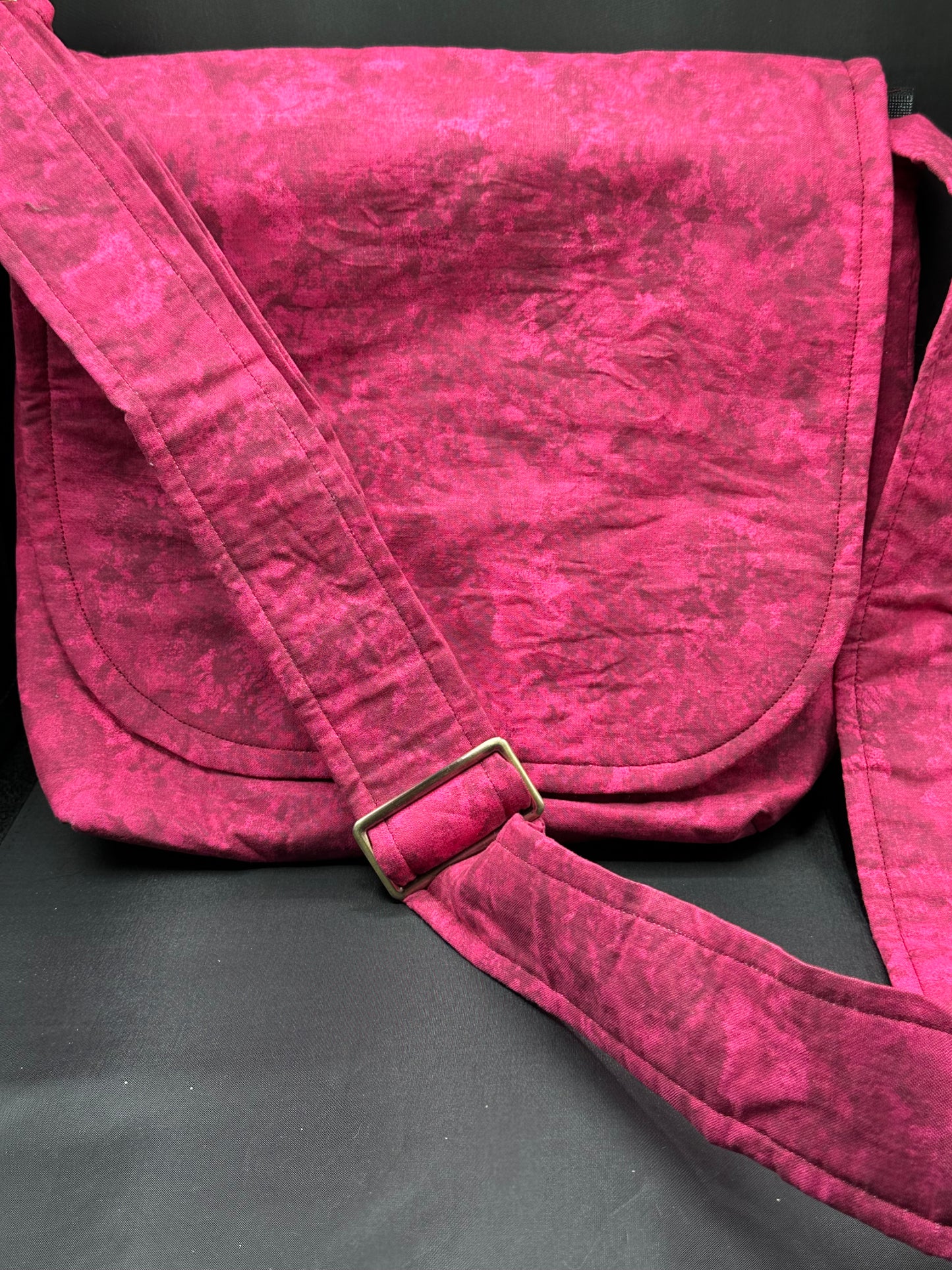 burgundy/red 12" messenger bag