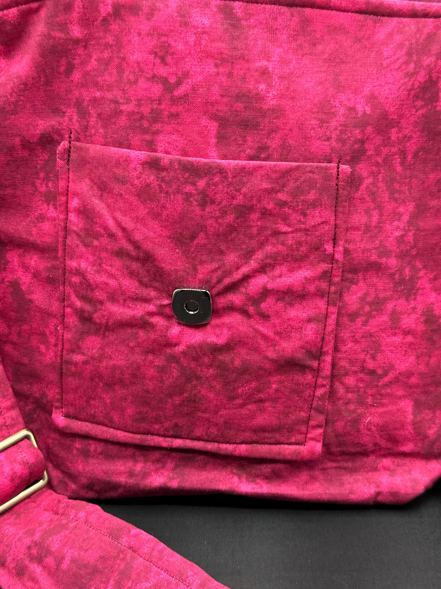 burgundy/red 12" messenger bag