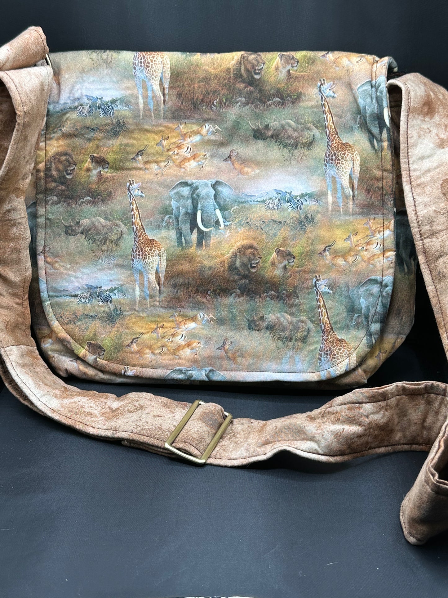 safari - brown 12" messenger bag