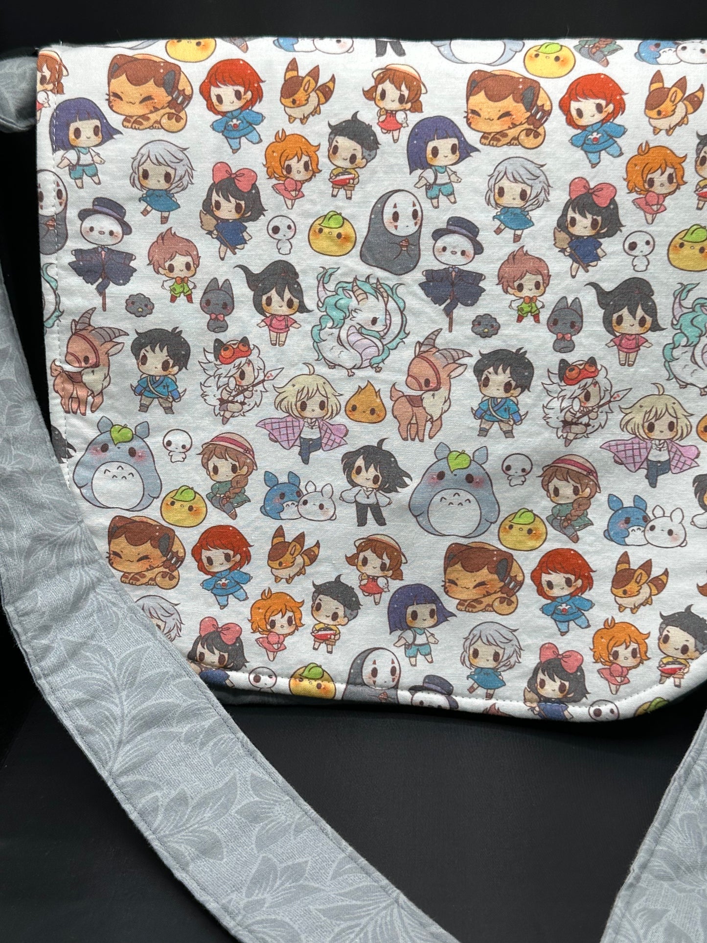 grey flower 12 inch messenger bag