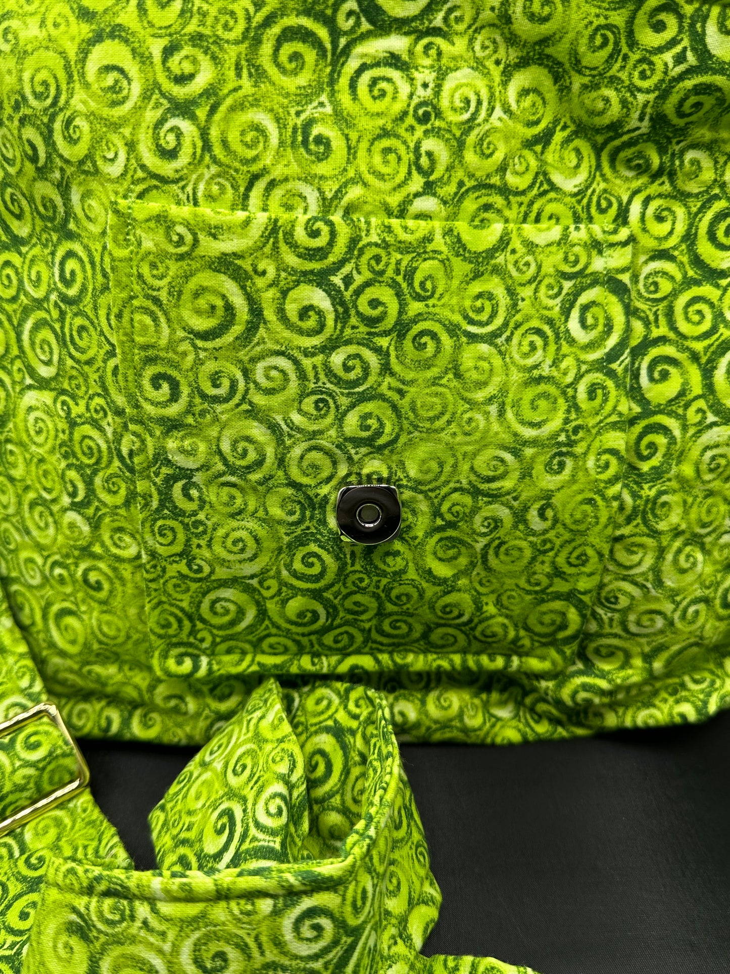 green swirl 12" messnger bag
