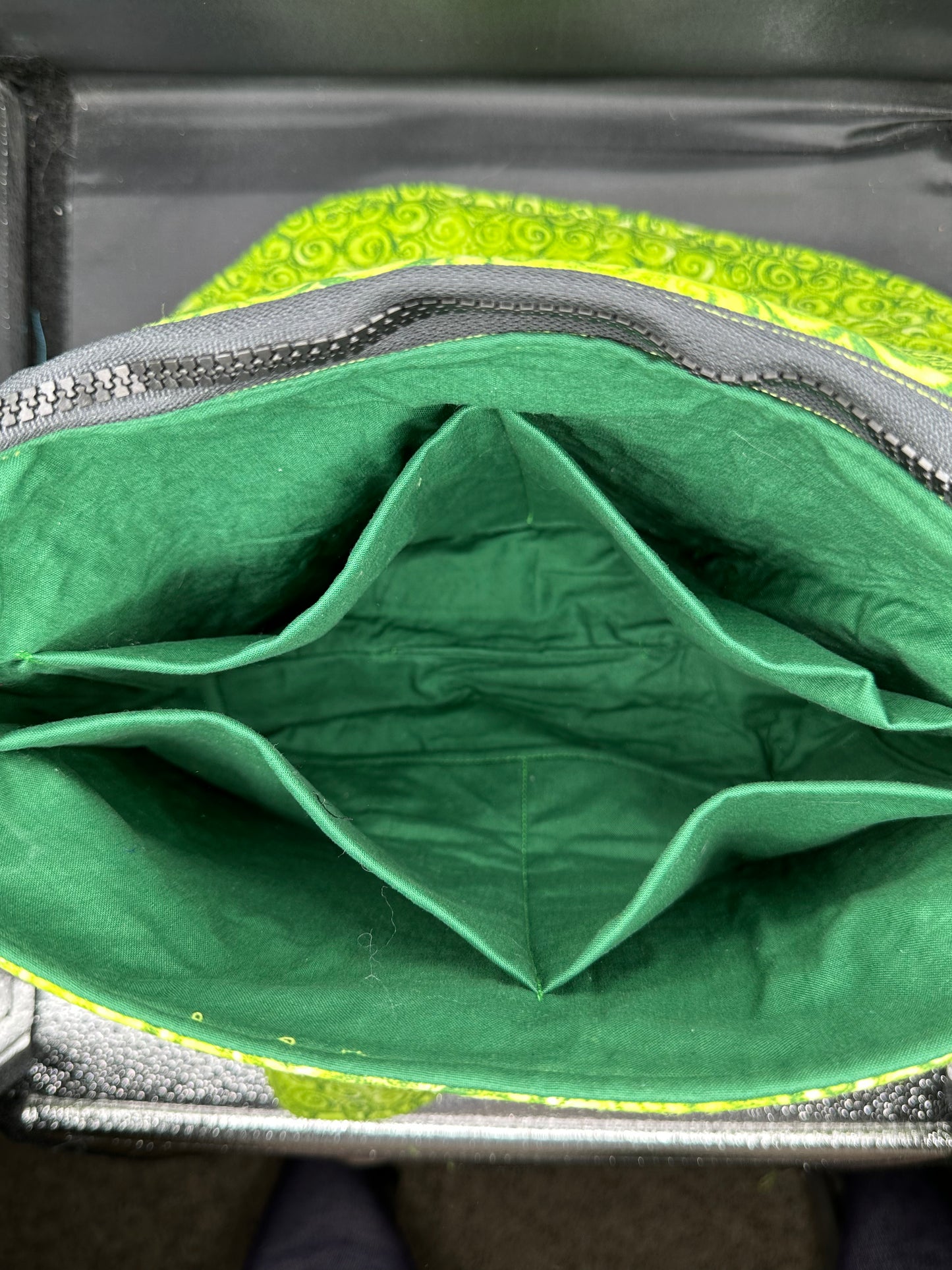 green swirl 12" messnger bag
