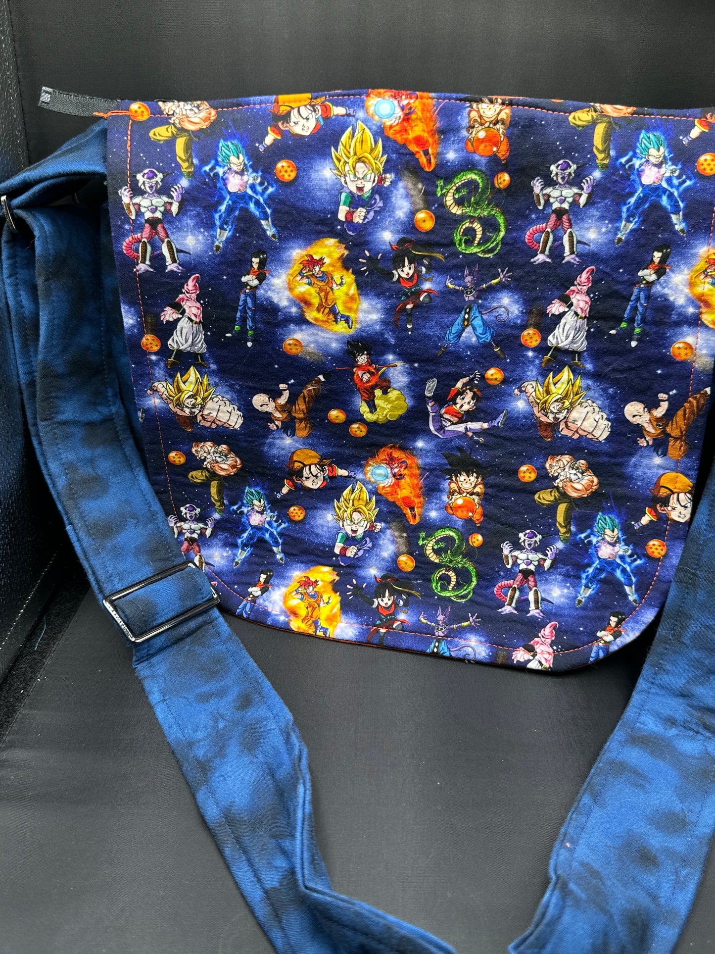 Mottled dark blue 12" messenger bag