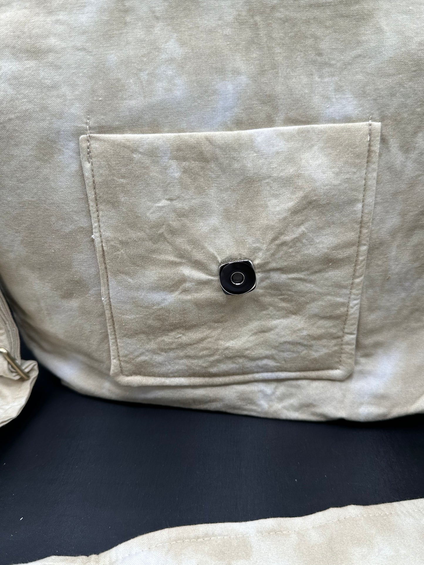 mottled beige 12" messenger bag
