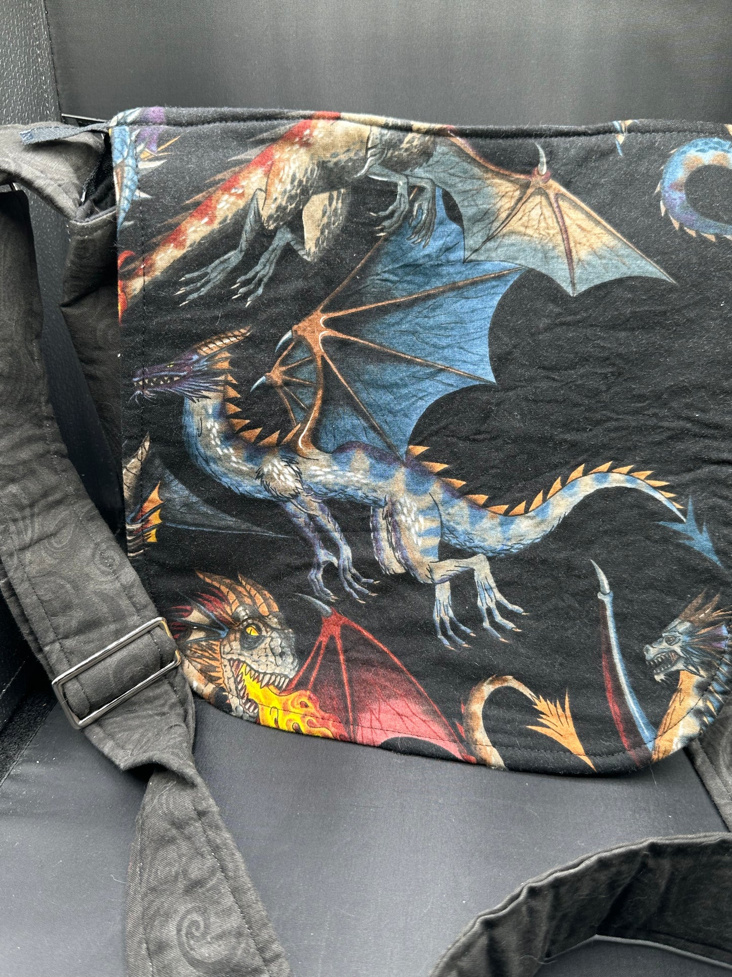 black swirl 12" messenger bag