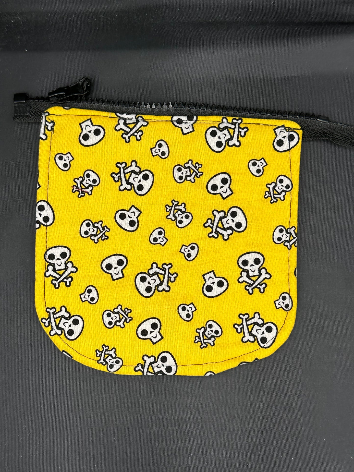 skull and cross bones 7" purse flap