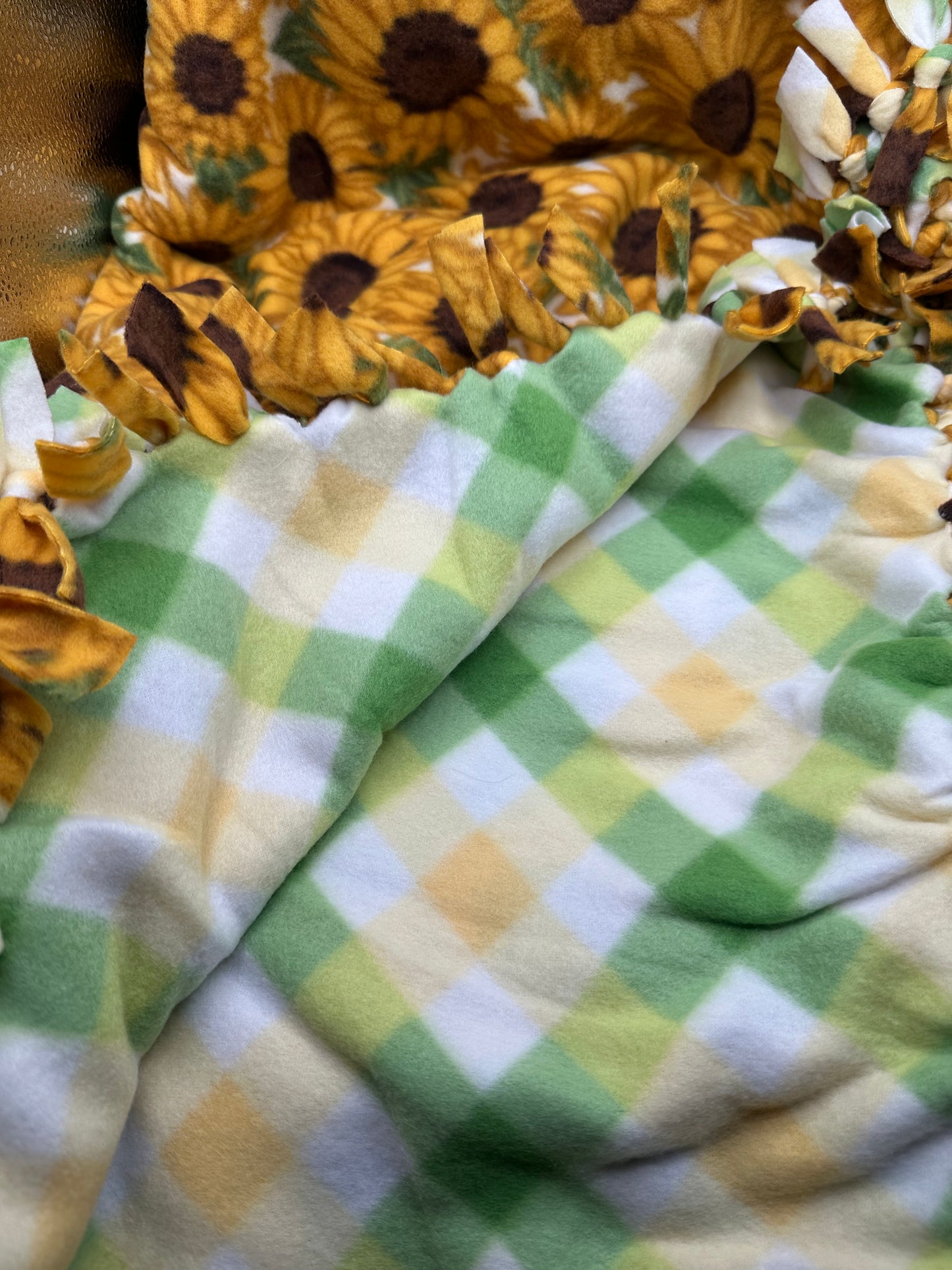 Daisies fleece blanket