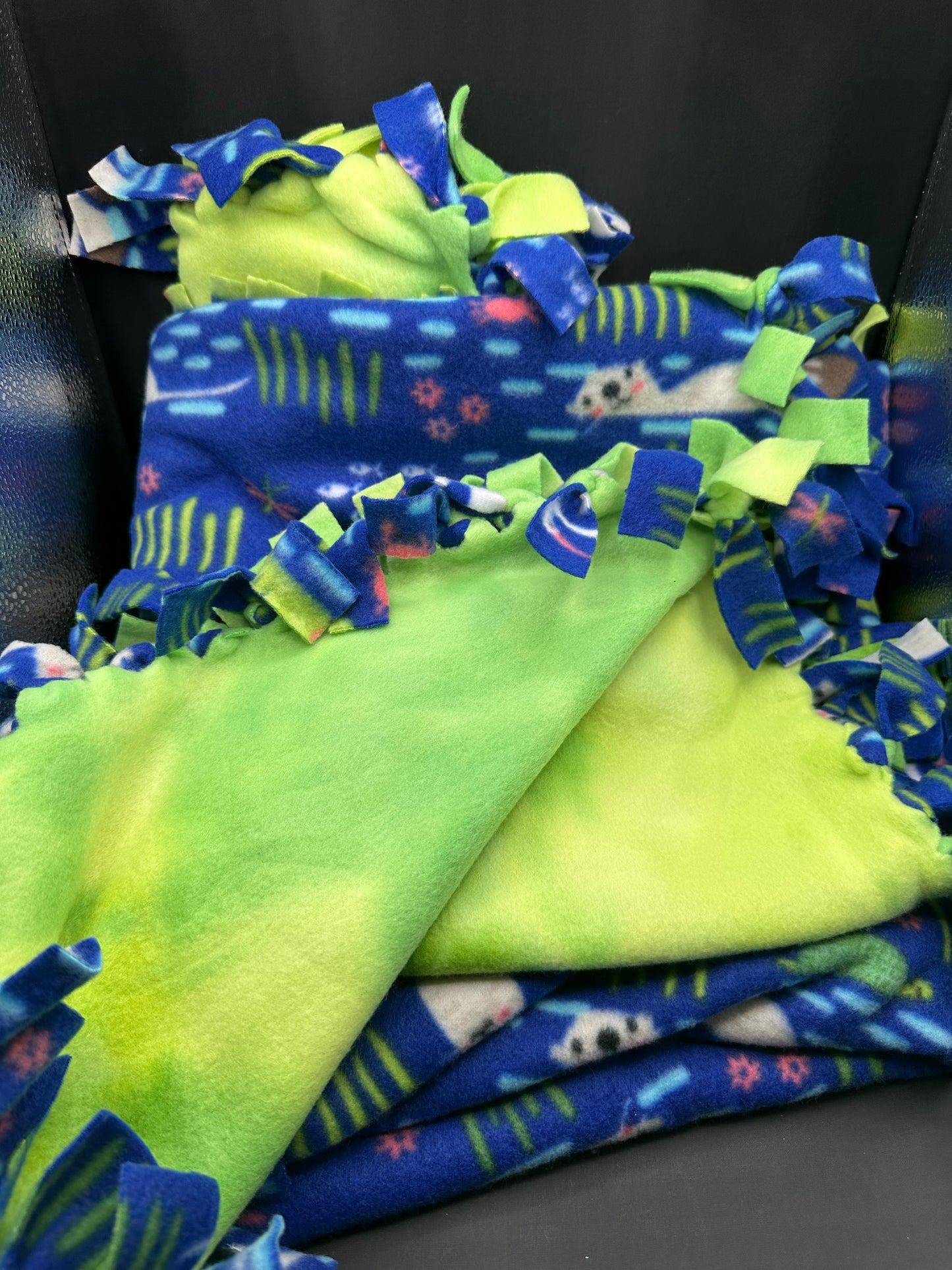 otters and alligators fleece blanket
