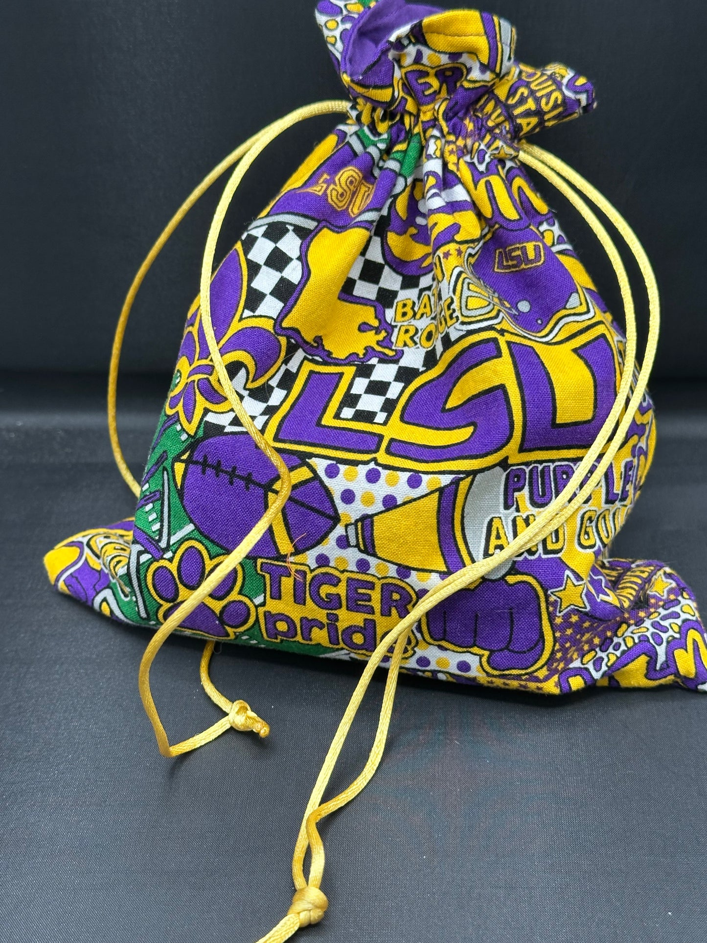 LSU draw string