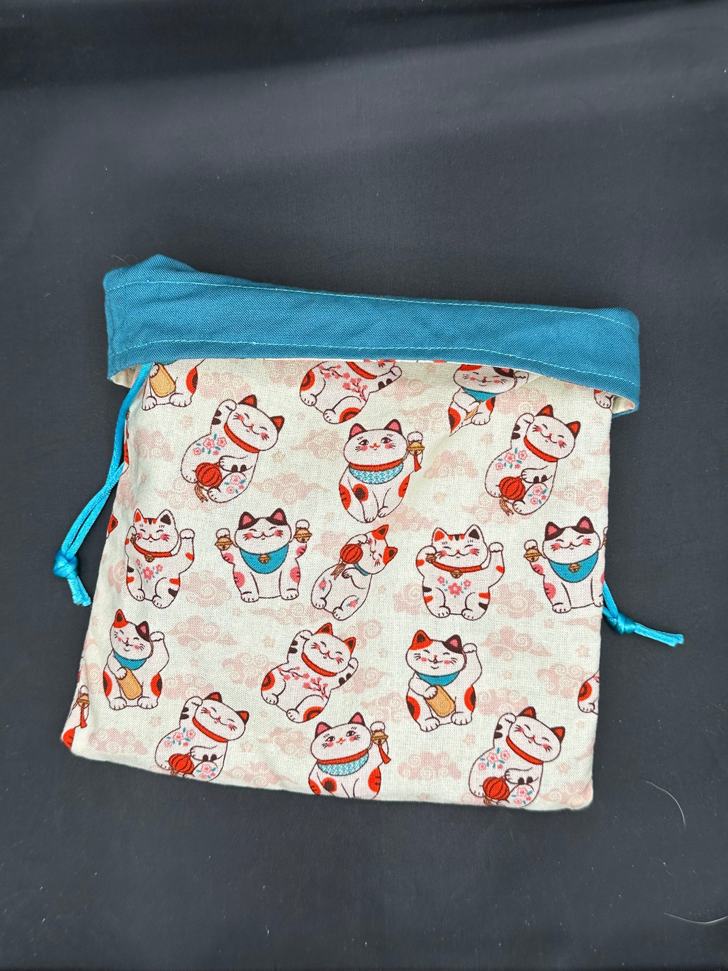 Lucky Cat - drawstring