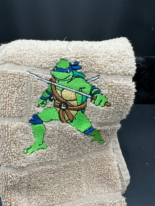 Leonardo towel