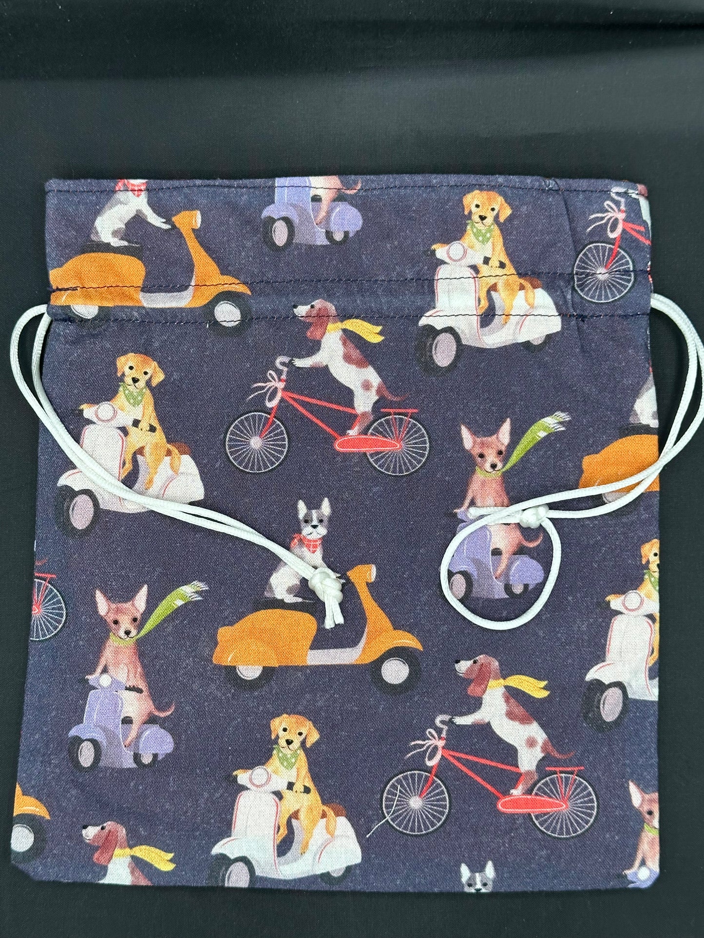 dogs on scooters draw string