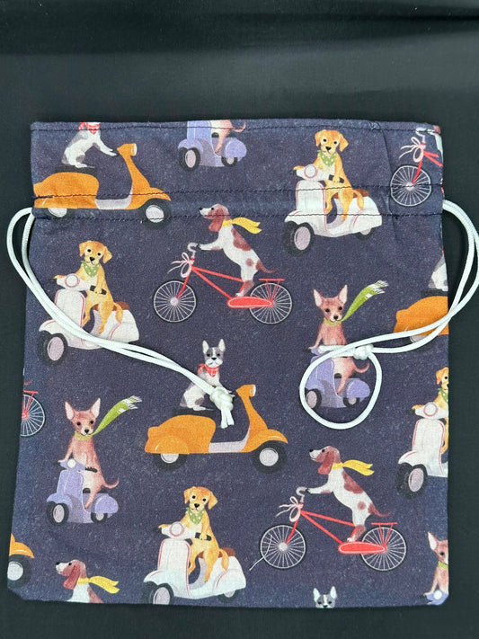 dogs on scooters draw string