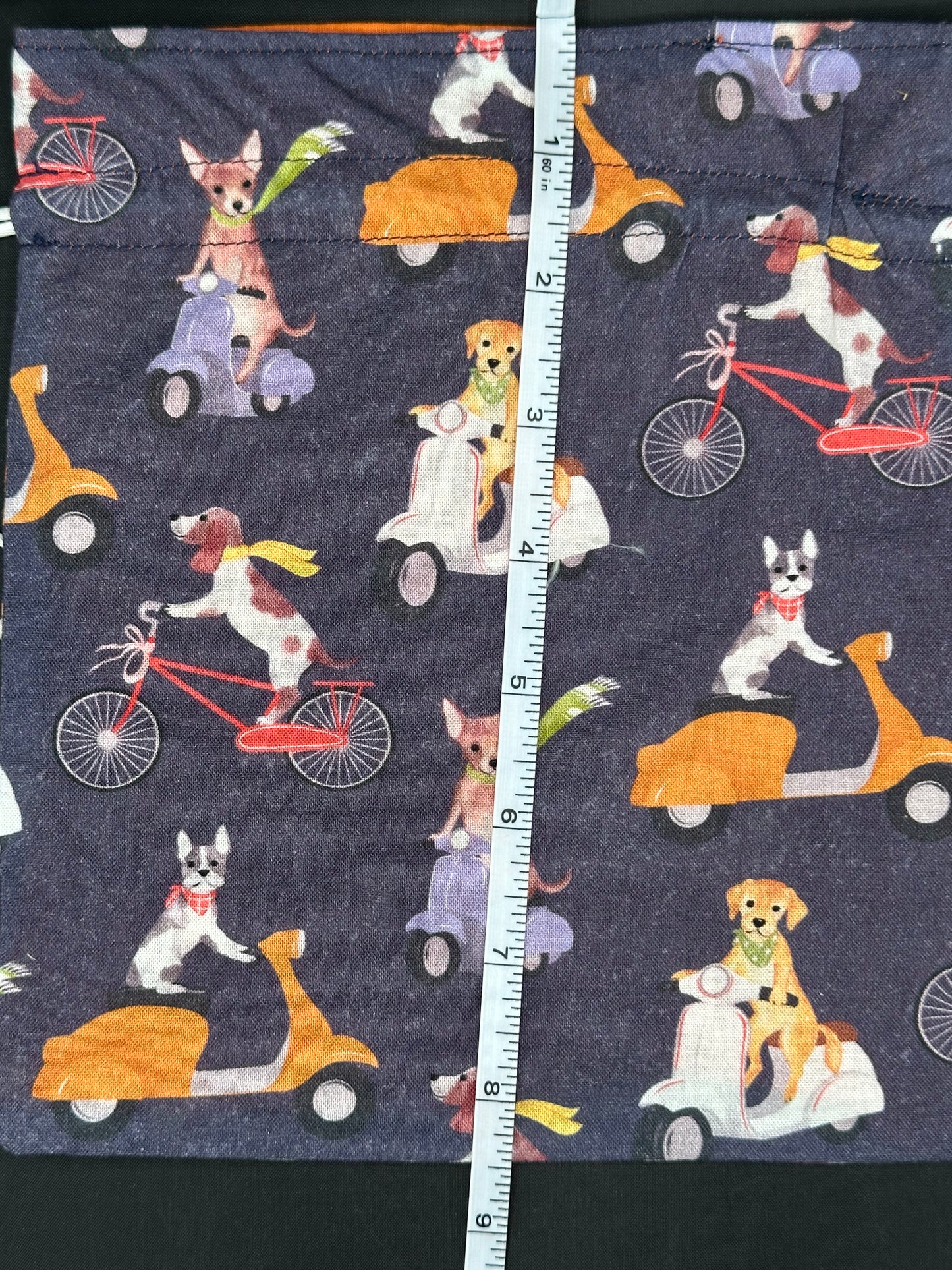 dogs on scooters draw string