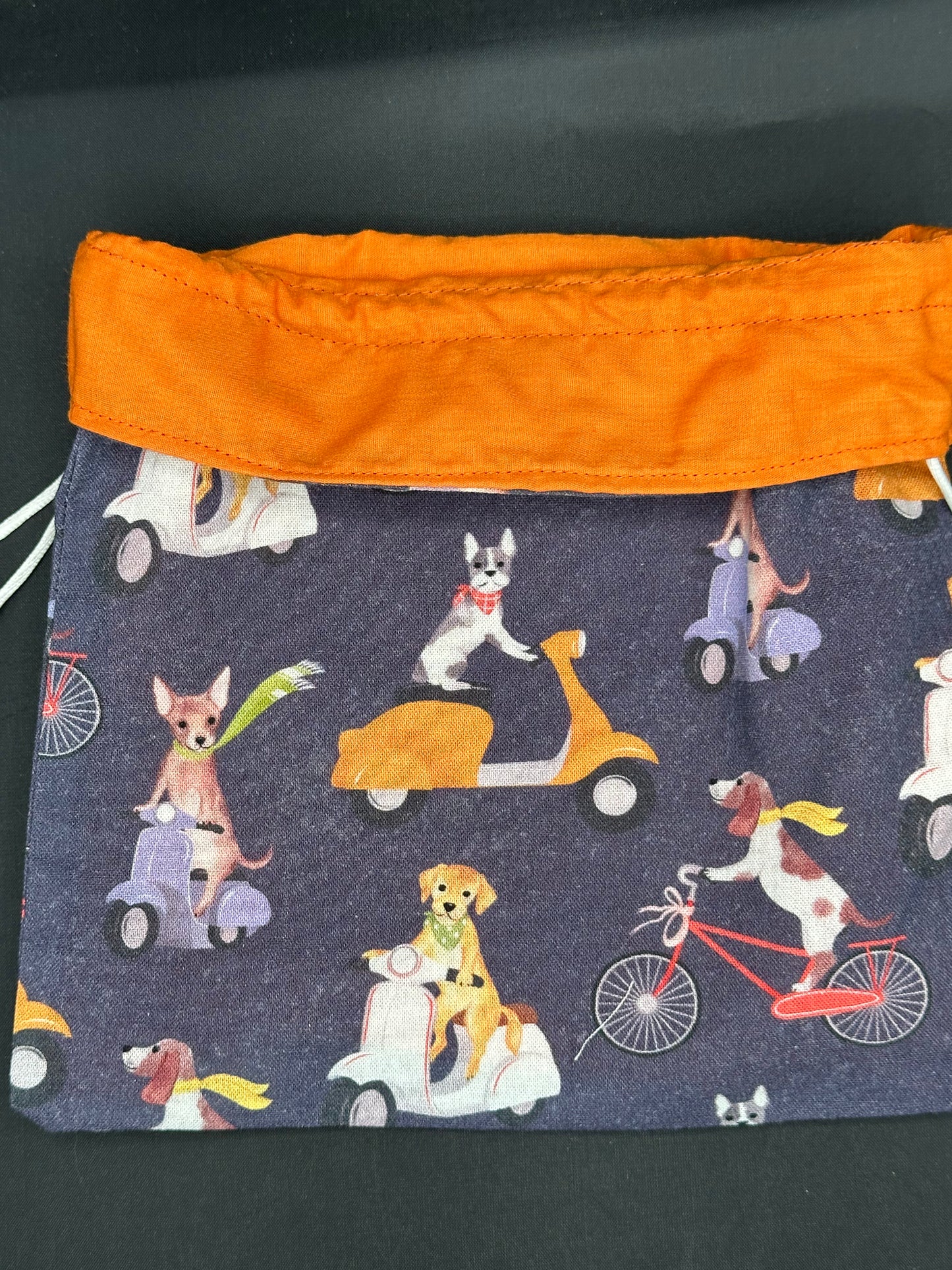 dogs on scooters draw string